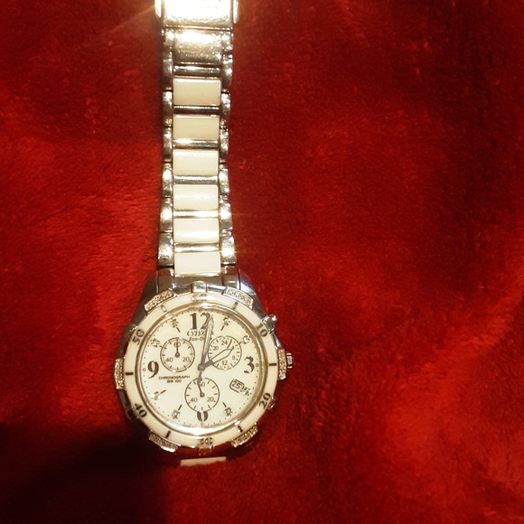 Citizen Eco-Drive w Chronograph WR 100 - Picture 2 of 4